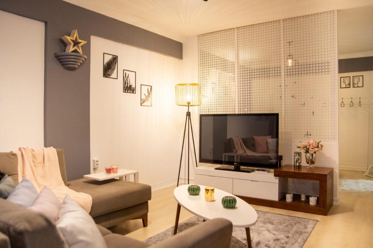Amazing Flat Near The Coast With A Delightful Shared Terrace Close To Public Transportation In Karsiyaka Esmirna Exterior foto